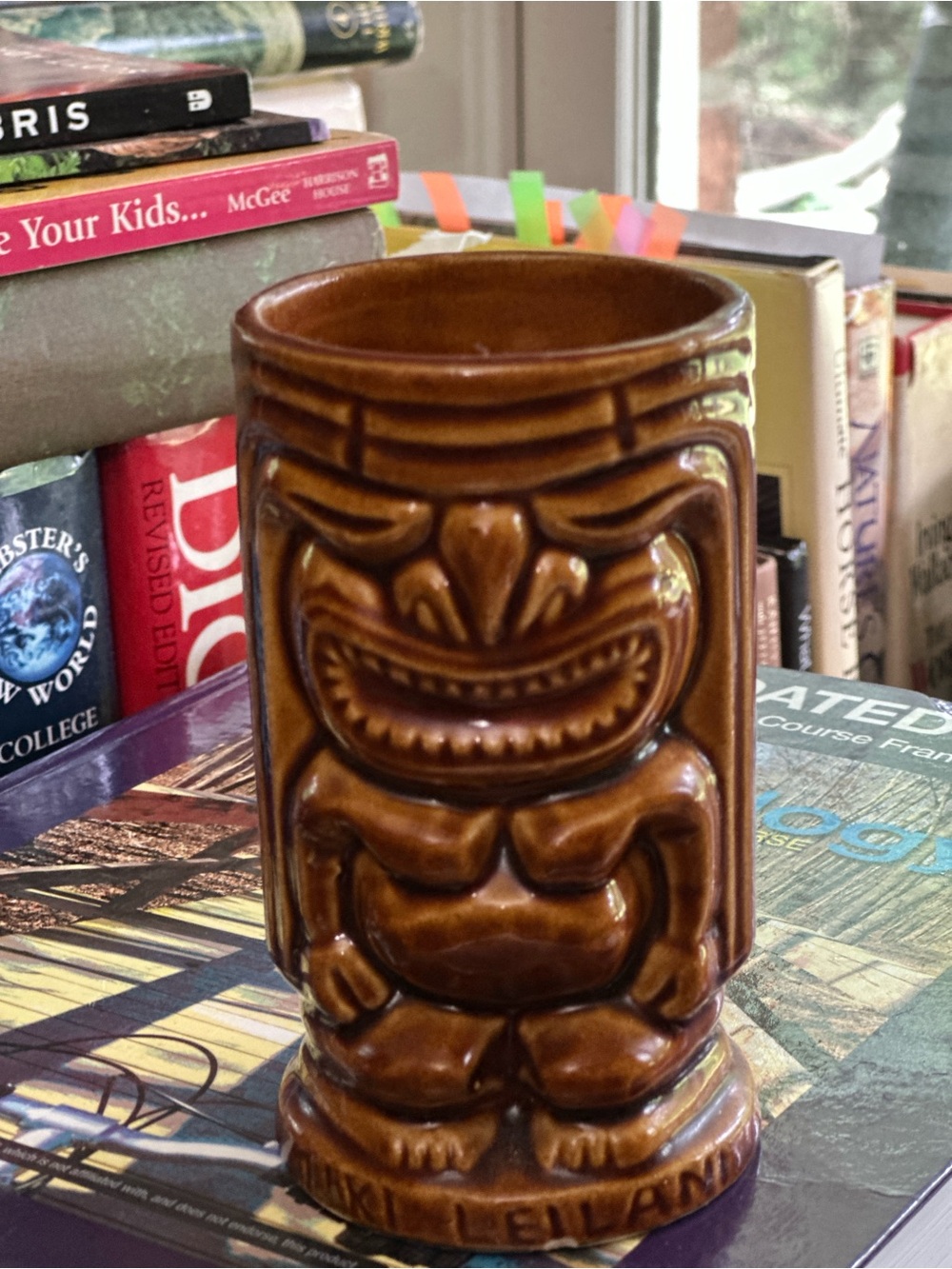 RIKI LEILANI pottery mug decor